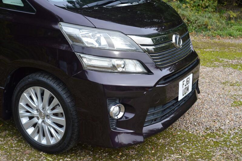 TOYOTA VELLFIRE