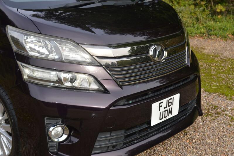 TOYOTA VELLFIRE