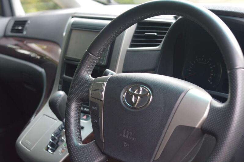 TOYOTA VELLFIRE