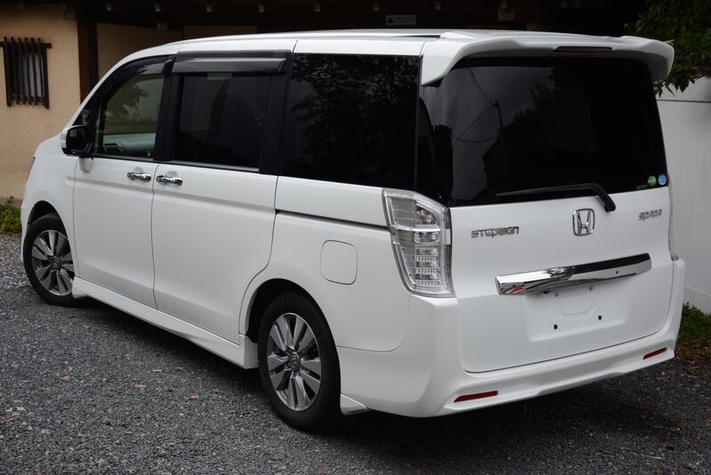 View HONDA STEPWAGON -