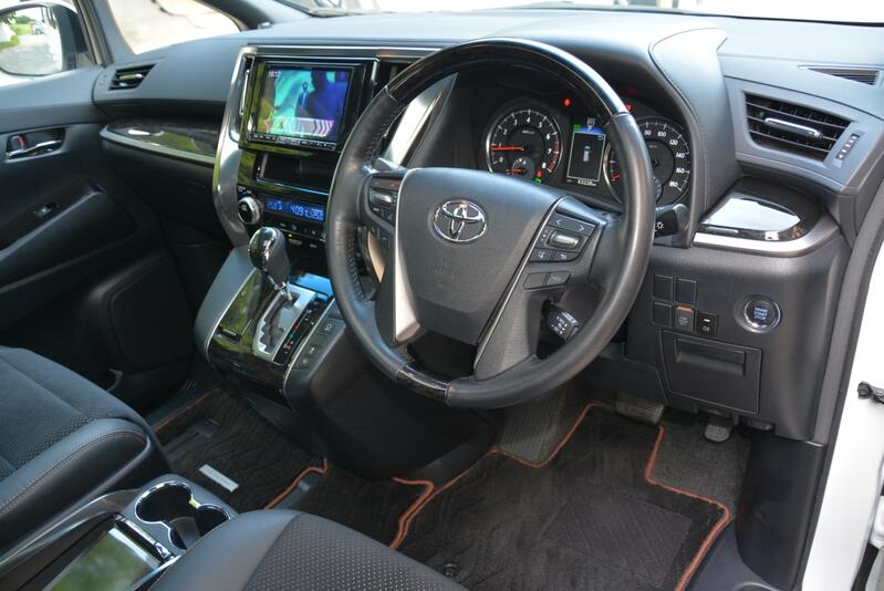 TOYOTA ALPHARD
