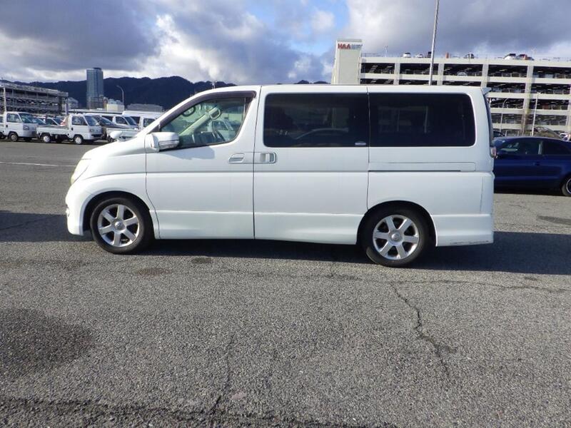 NISSAN ELGRAND