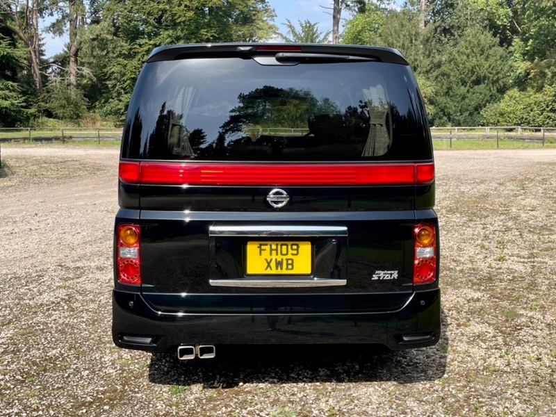 NISSAN ELGRAND