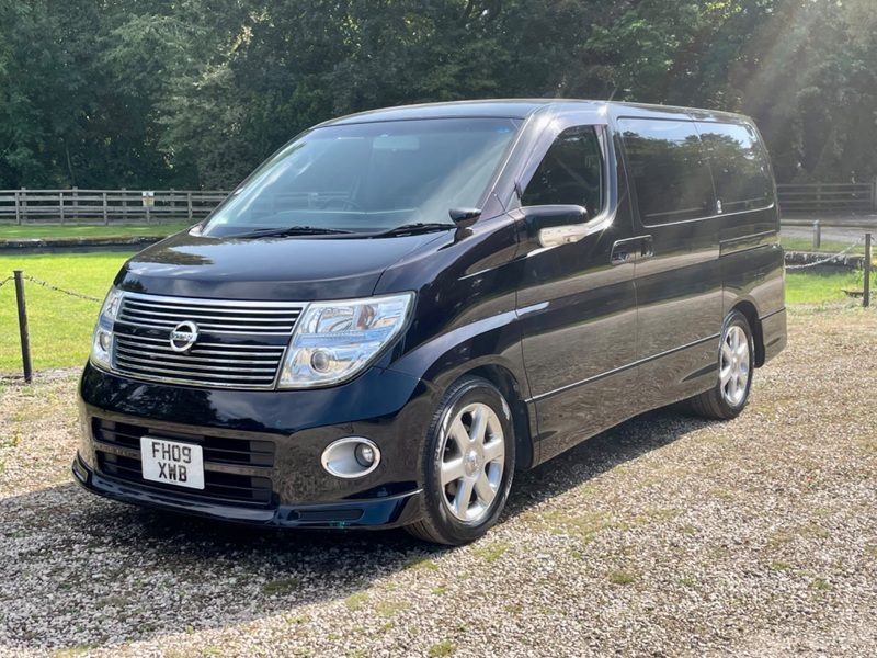 View NISSAN ELGRAND 2.5 Highway Star