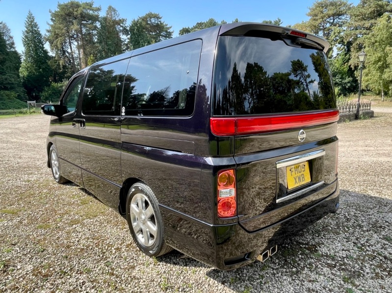 NISSAN ELGRAND