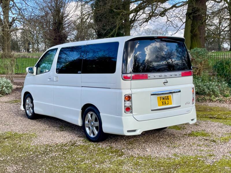 NISSAN ELGRAND