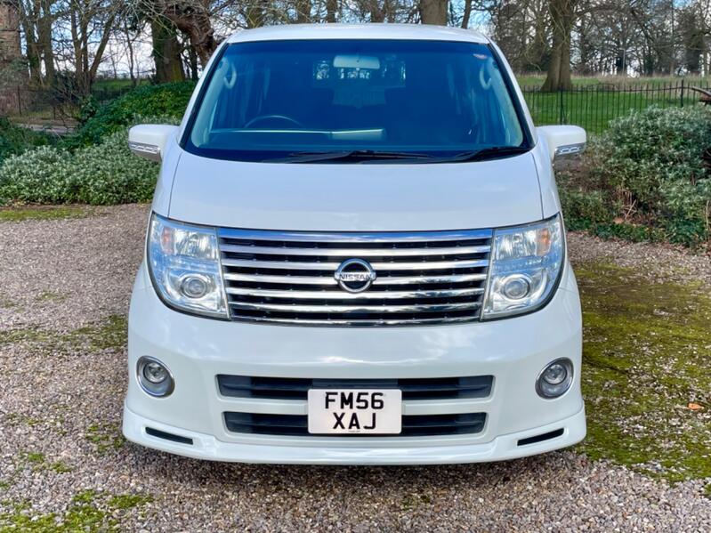 NISSAN ELGRAND