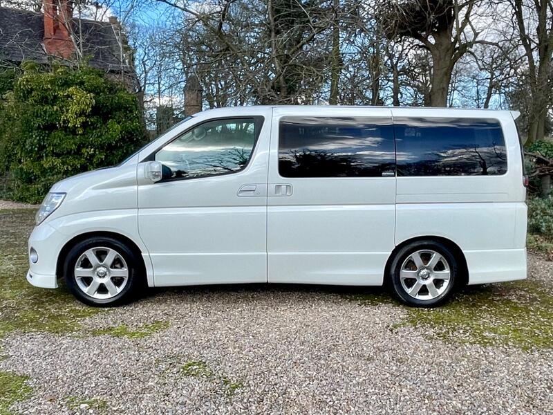 NISSAN ELGRAND