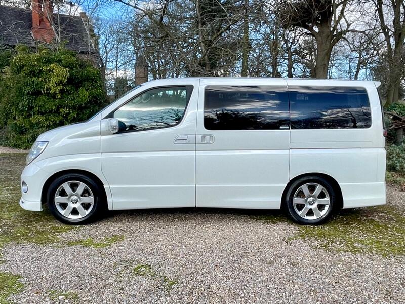 NISSAN ELGRAND