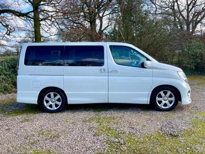 NISSAN ELGRAND