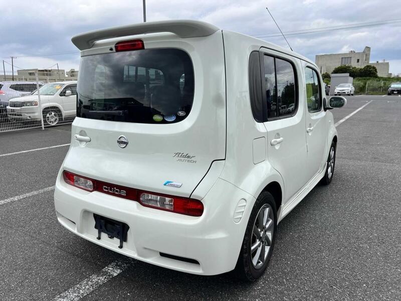 NISSAN CUBE